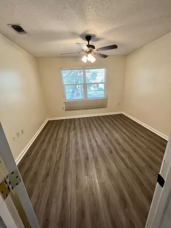 Fort Walton Beach, FL 32547,601 Colonial Drive  #UNIT 8