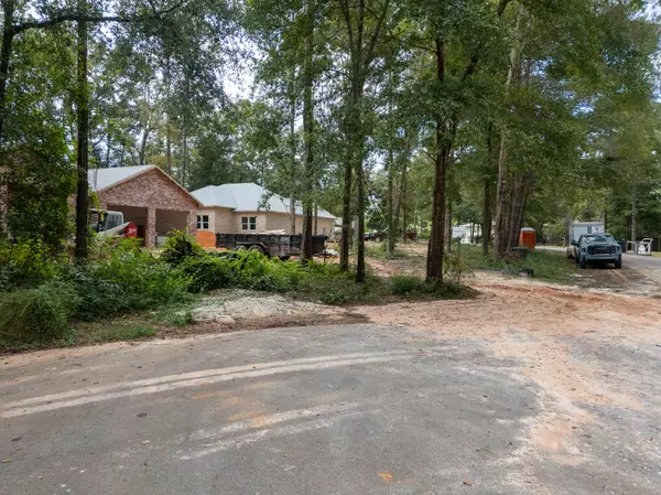 Defuniak Springs, FL 32433,226 Lake Juniper Circle