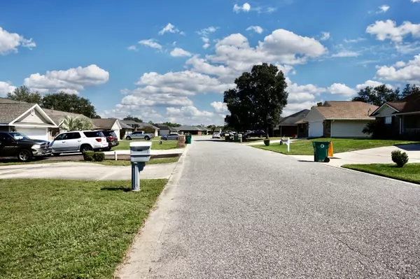 Crestview, FL 32539,2822 Tamiami Trail