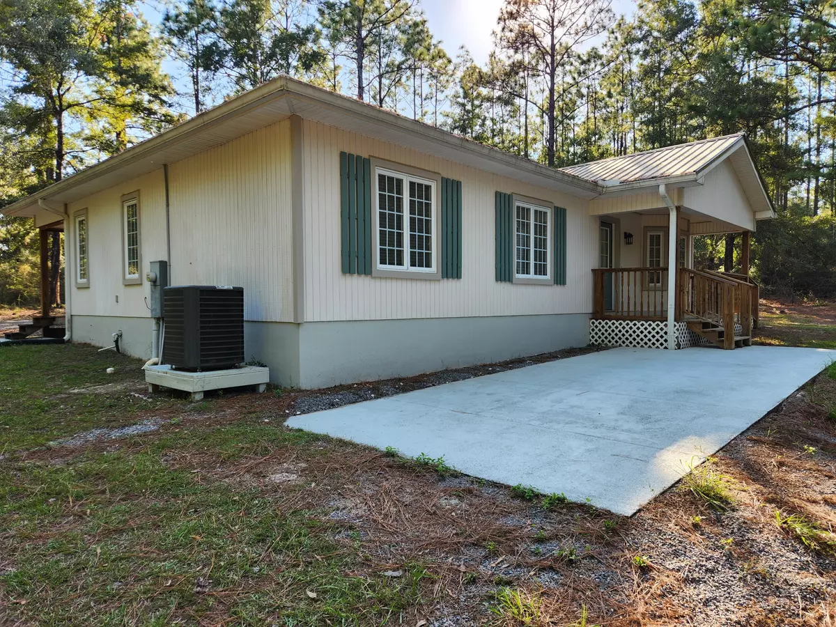 Defuniak Springs, FL 32435,282 W Deer Run W