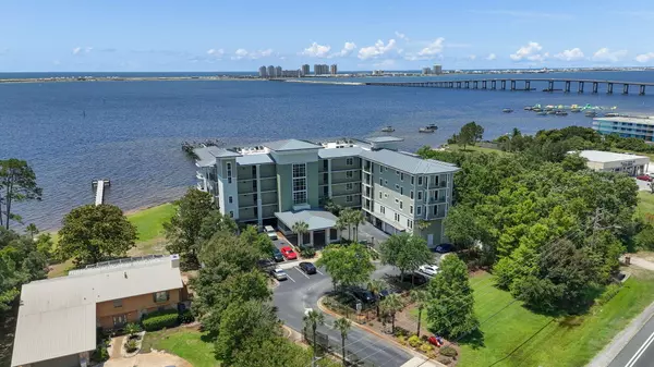 Navarre, FL 32566,8747 Navarre Parkway  #UNIT 402