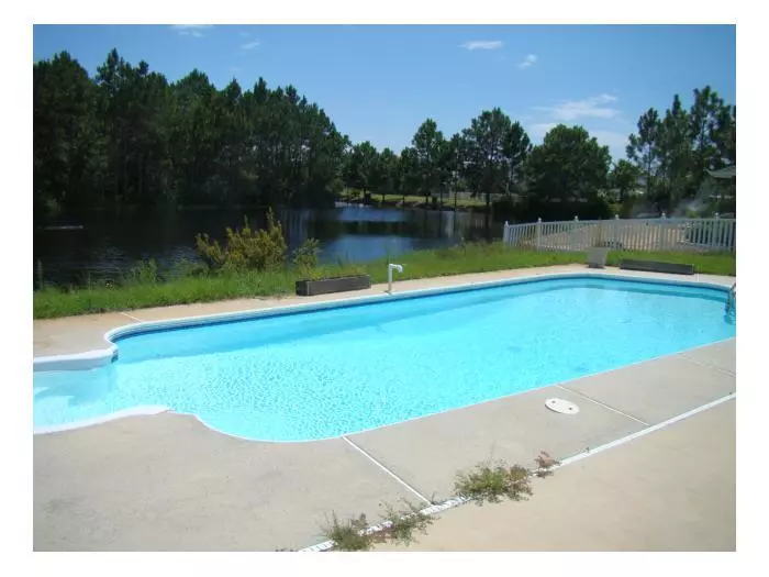 10038 parker lake Circle, Navarre, FL 32566