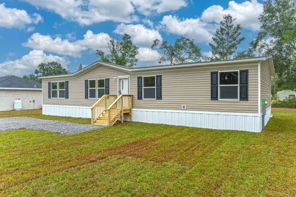 Defuniak Springs, FL 32433,143 W Snowdrop Street