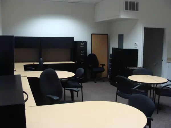 Valparaiso, FL 32580,137 S John Sims Parkway  #141C