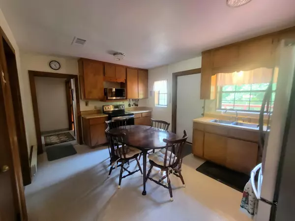 Defuniak Springs, FL 32433,114 W May Lilly Court