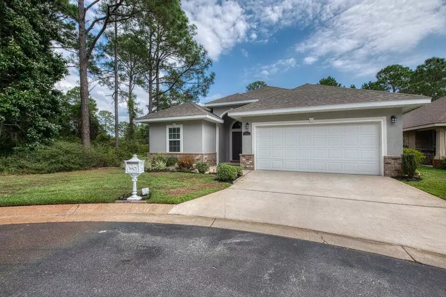 2094 Fountainview Drive, Navarre, FL 32566