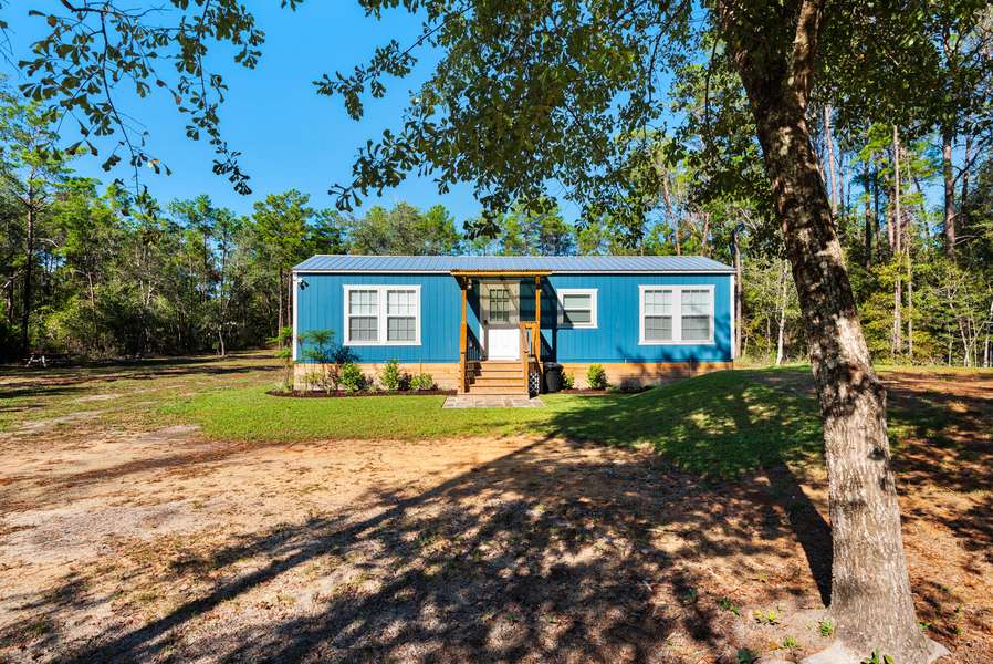 156 McCloud Road, Freeport, FL 32439