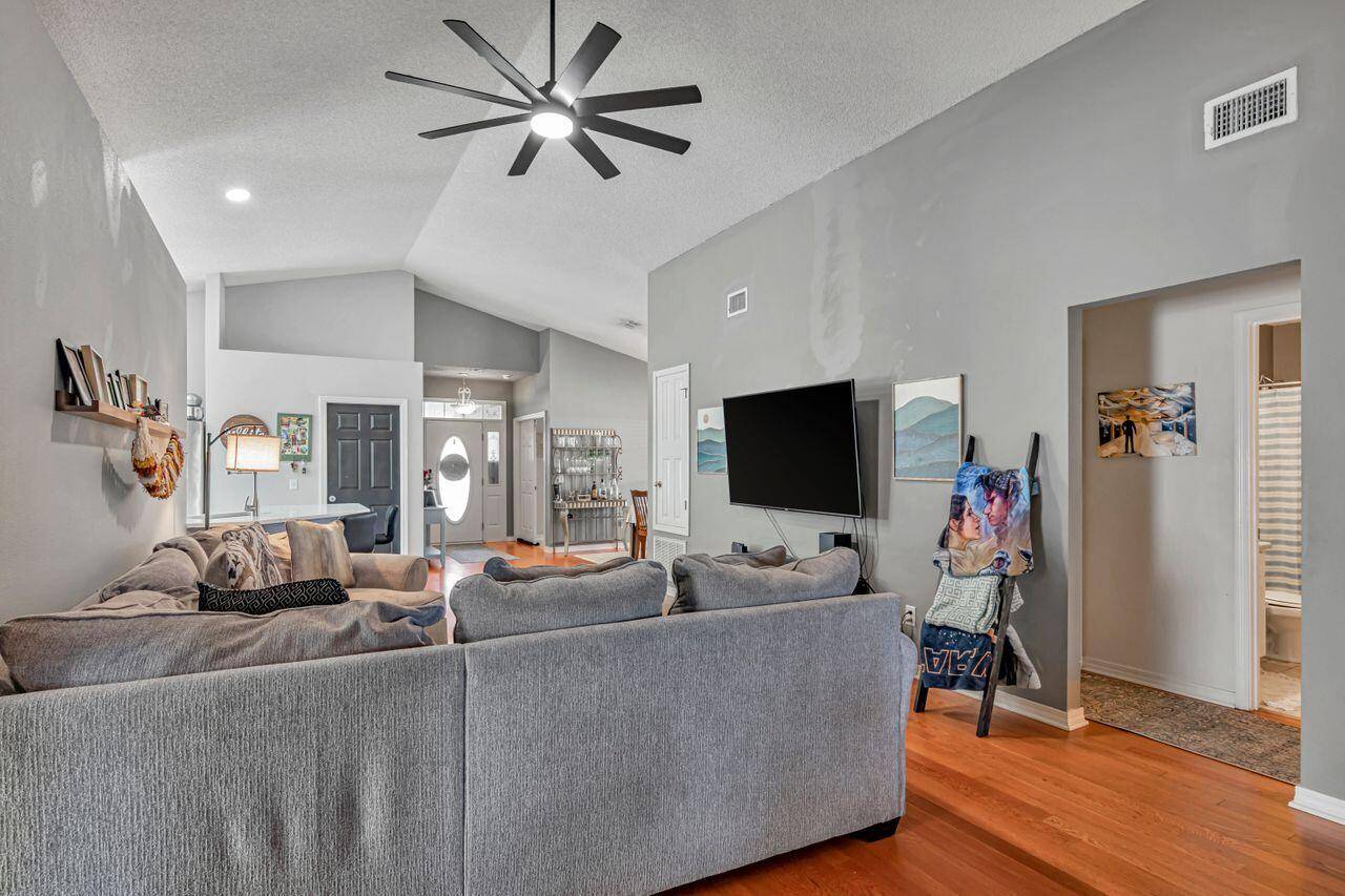 Navarre, FL 32566,9761 Leeward Way