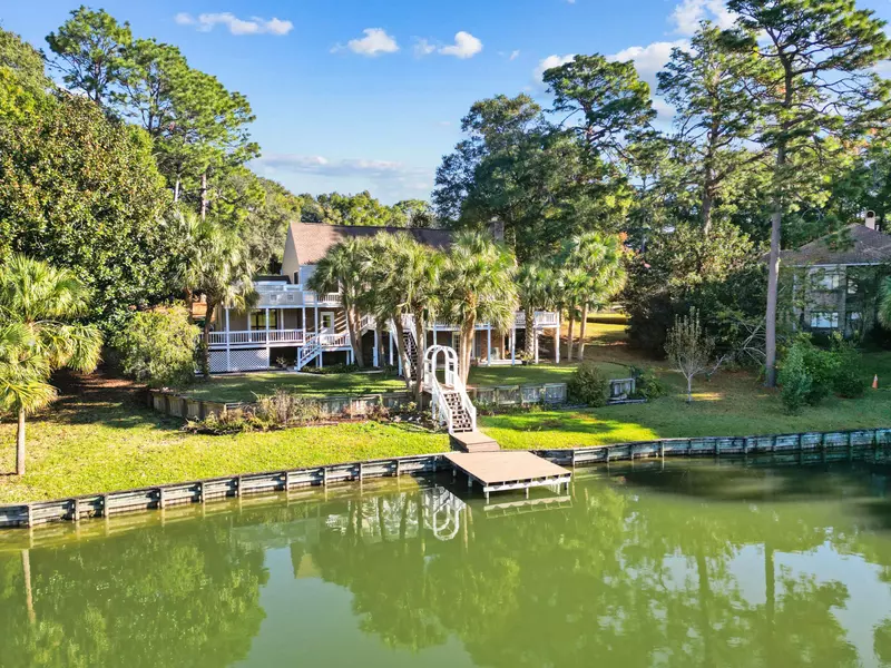 850 Lake Amick Drive, Niceville, FL 32578