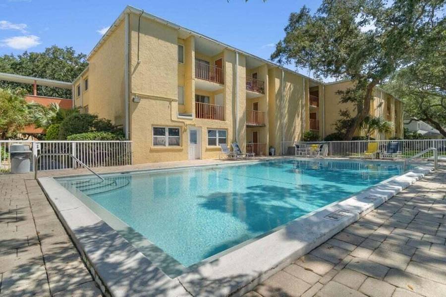 209 W Miracle Strip Parkway  #APT C105, Mary Esther, FL 32569