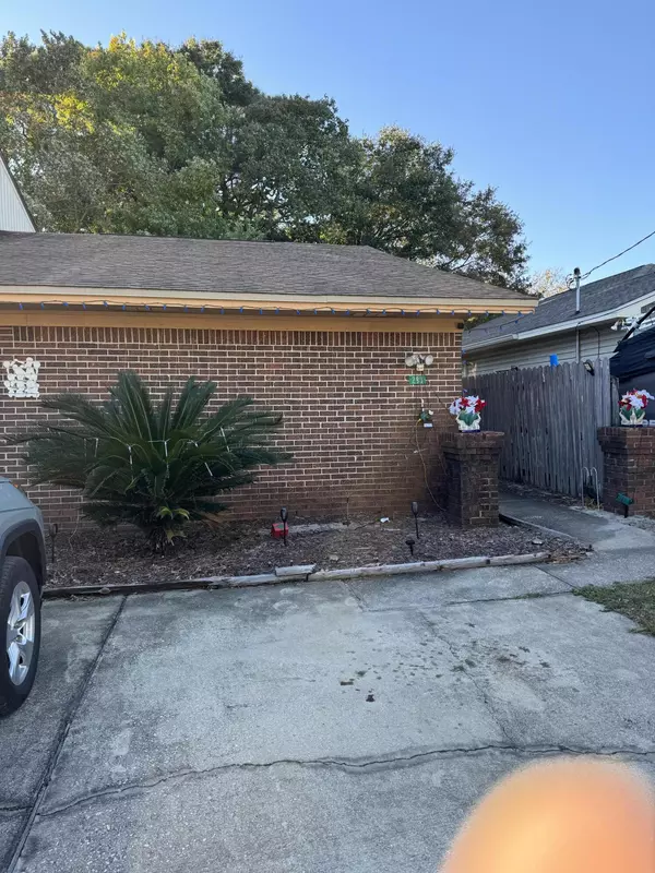 28 Cape Drive  #APT D, Fort Walton Beach, FL 32548