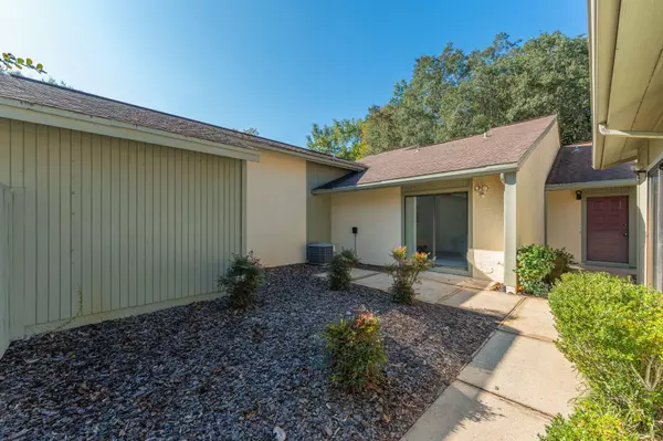 Niceville, FL 32578,900 Bay Drive  #APT 60