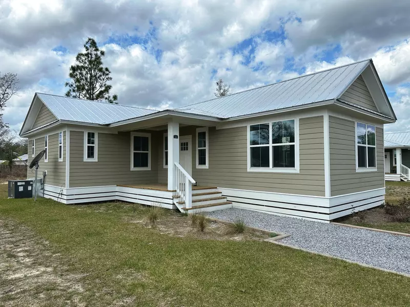 544 N Raphael Road, Defuniak Springs, FL 32433