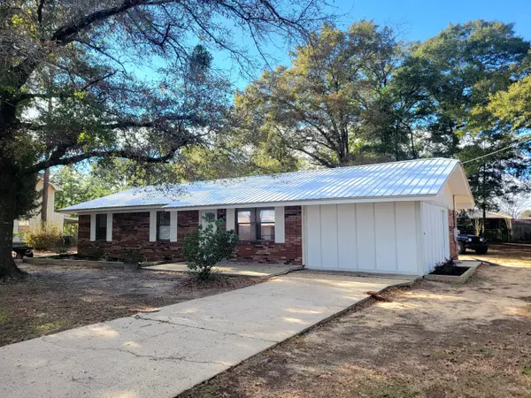 140 Orson Drive,  Defuniak Springs,  FL 32433