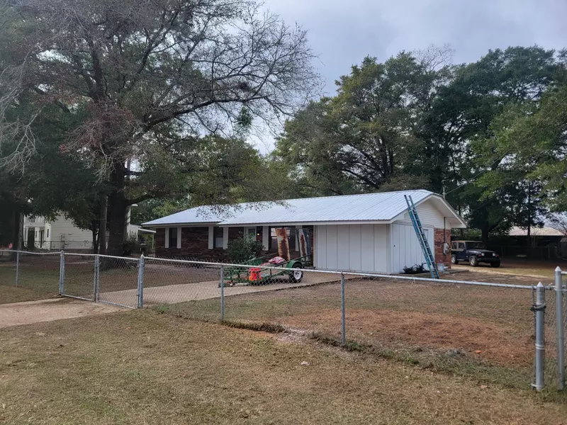 140 Orson Drive, Defuniak Springs, FL 32433