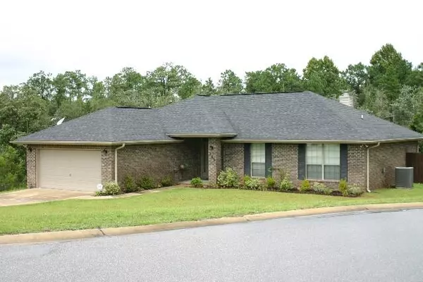 302 Gauntlet Drive, Crestview, FL 32539