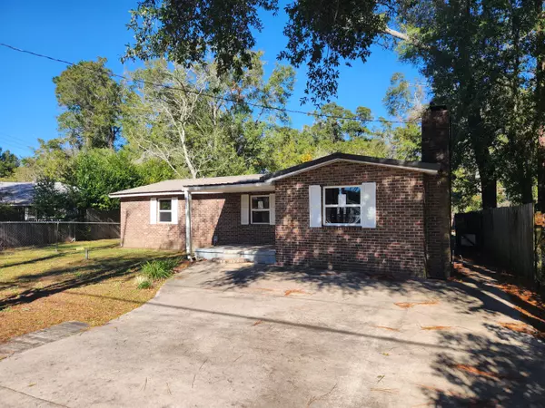 Crestview, FL 32539,922 E Chestnut Avenue