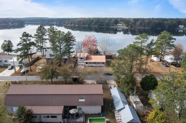 Defuniak Springs, FL 32433,772 Paradise Island Drive