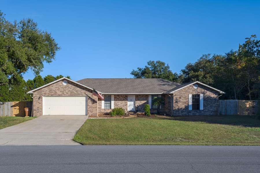 2508 Lakewood Lane, Navarre, FL 32566