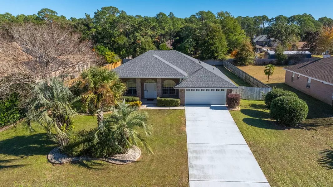 2438 Knotty Pine Drive, Navarre, FL 32566