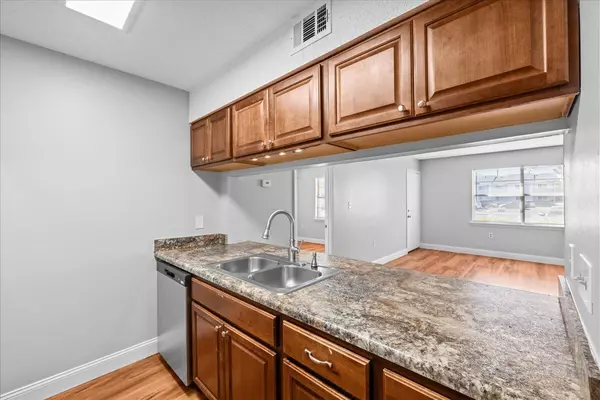 Fort Walton Beach, FL 32547,603 Colonial Drive  #APT 1