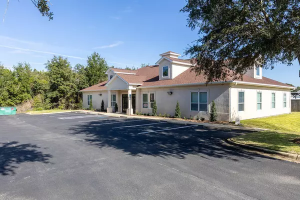 Gulf Breeze, FL 32563,1288 Country Club Road