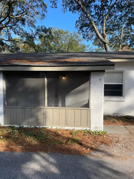 521 E Miracle Strip Parkway  #4, Mary Esther, FL 32569