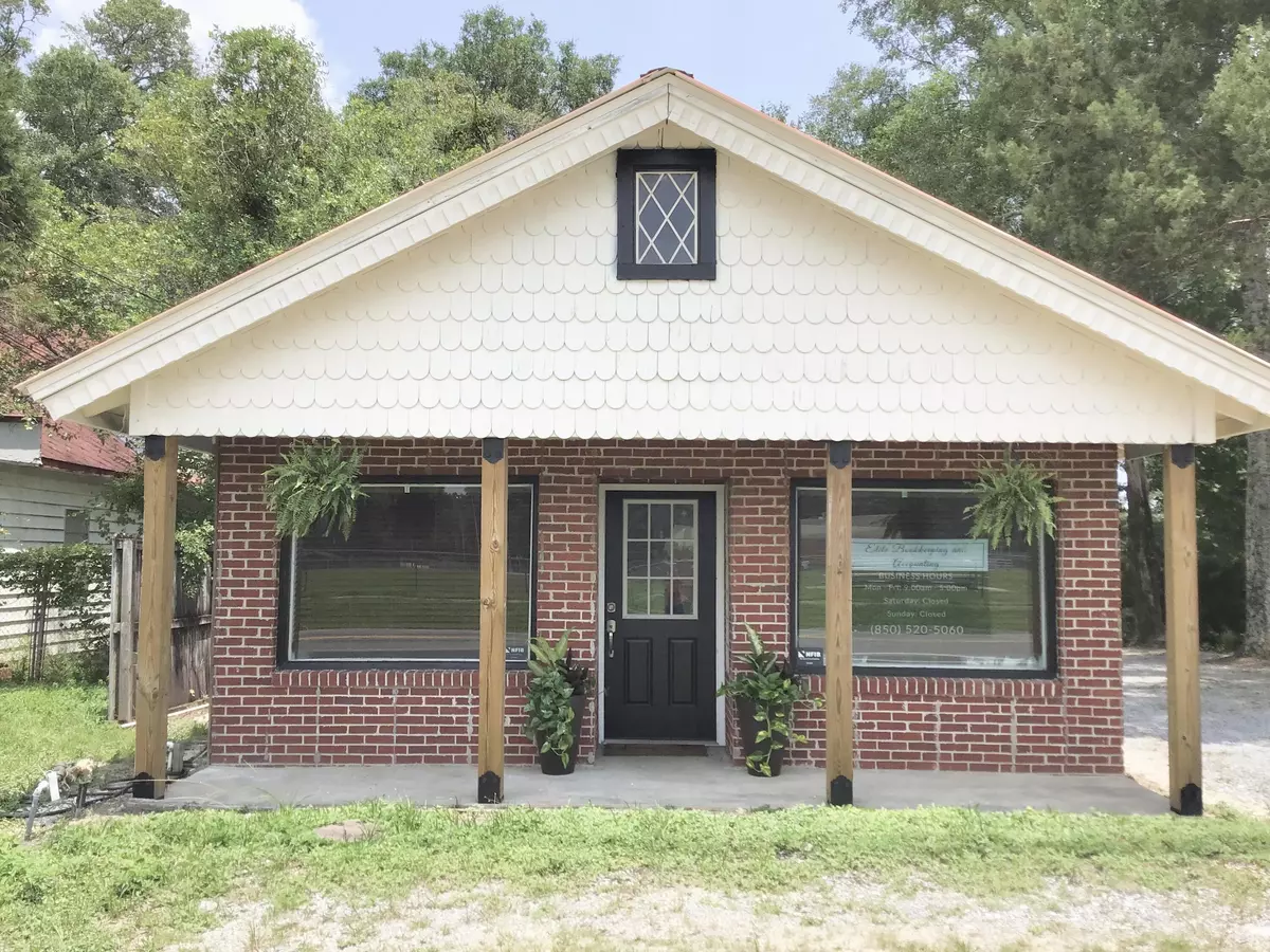 Defuniak Springs, FL 32433,372 N 9th Street