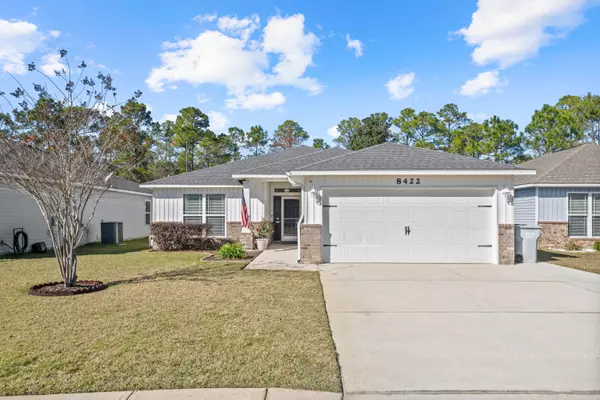 8422 Island Drive, Navarre, FL 32566
