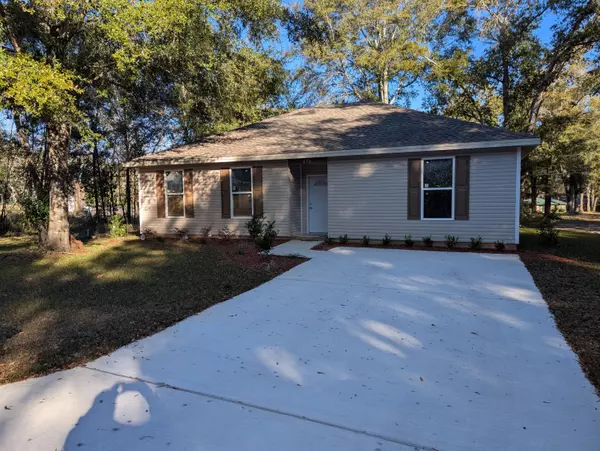 696 E Edney Avenue, Crestview, FL 32539