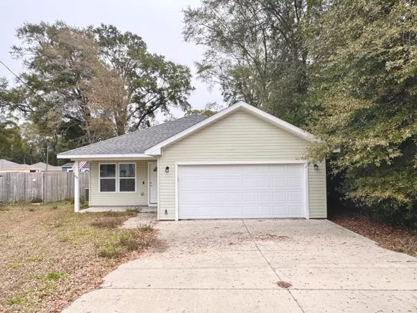 704 E Chestnut Avenue, Crestview, FL 32539