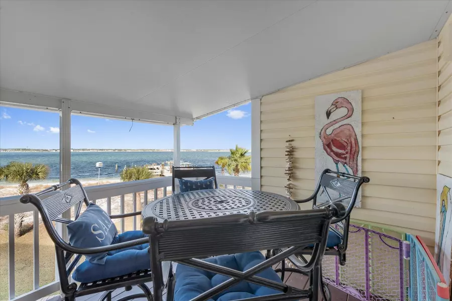 1440 Paradise Point Drive #UNIT 9, Navarre, FL 32566