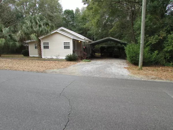 101 N 10th Street, Defuniak Springs, FL 32433