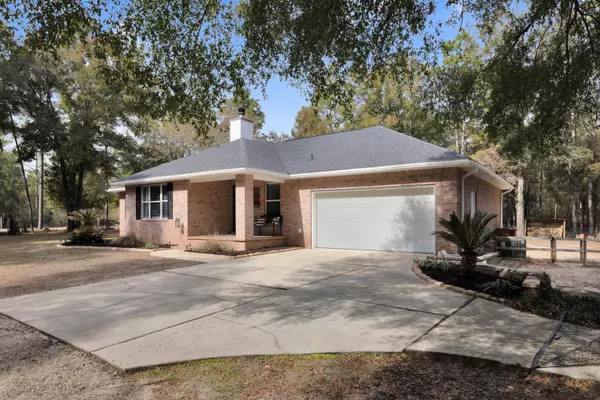 Baker, FL 32531,1141 Country Living Road