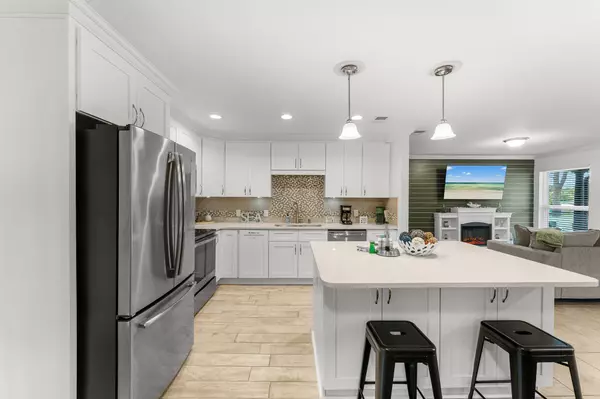 Panama City Beach, FL 32413,102 Villa Court