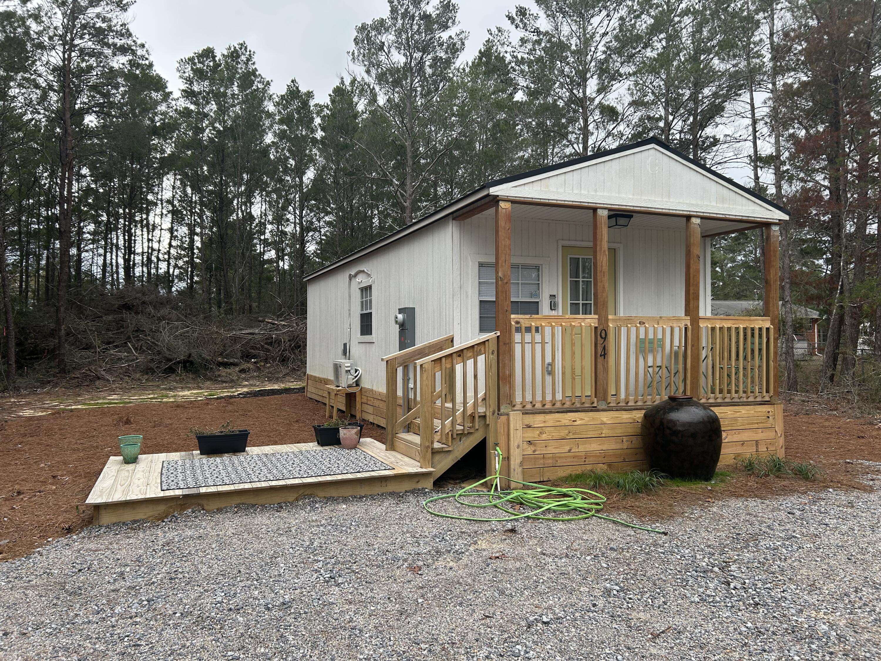 94 E Marigold Avenue, Defuniak Springs, FL 32433