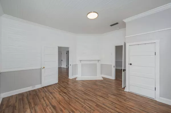 Florala, AL 36442,885 4th Street