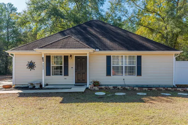 4242 Edge Perry Road, Crestview, FL 32539