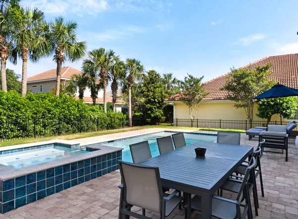 Destin, FL 32541,4621 Paradise Isle