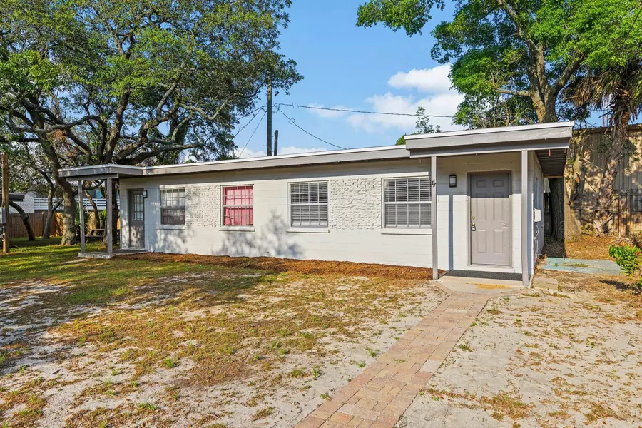 718 NE Eglin Parkway  #4, Fort Walton Beach, FL 32547