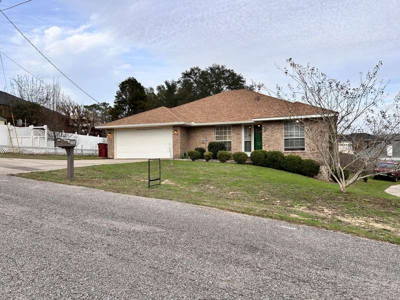 5205 Whitehurst Lane, Crestview, FL 32536