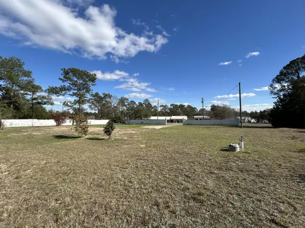 Defuniak Springs, FL 32433,327 Ten Lake Drive