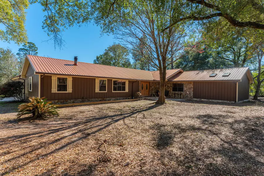 1554 Kings Lake Road, Defuniak Springs, FL 32433