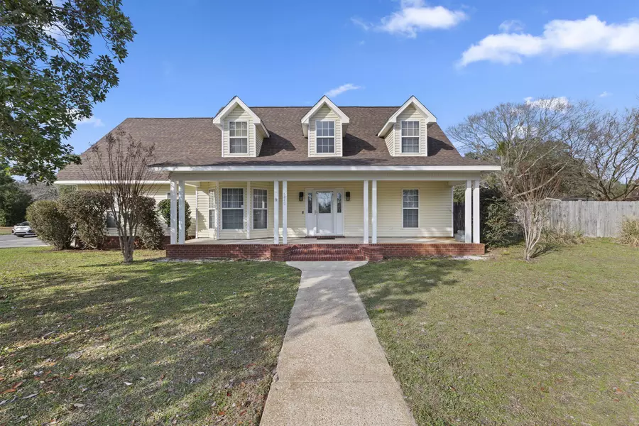 6840 Avenida De Galvez, Navarre, FL 32566