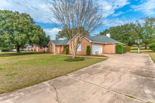 Pace, FL 32571,5530 Oakmont Drive