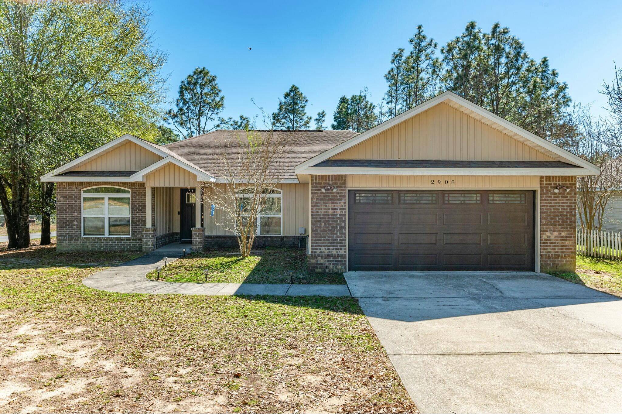 2908 Azalea Avenue, Crestview, FL 32539