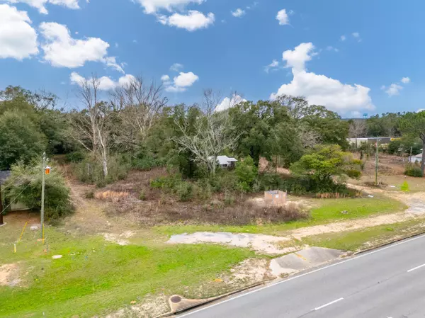 Crestview, FL 32539,1641 E Highway 90