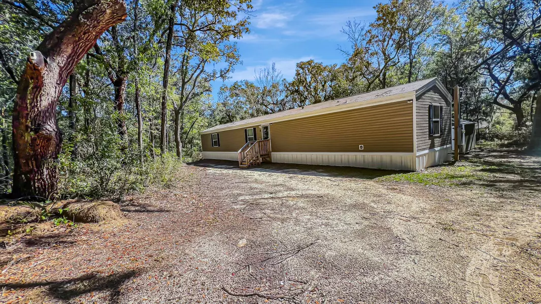 8543 Noah Hurst Road, Navarre, FL 32566