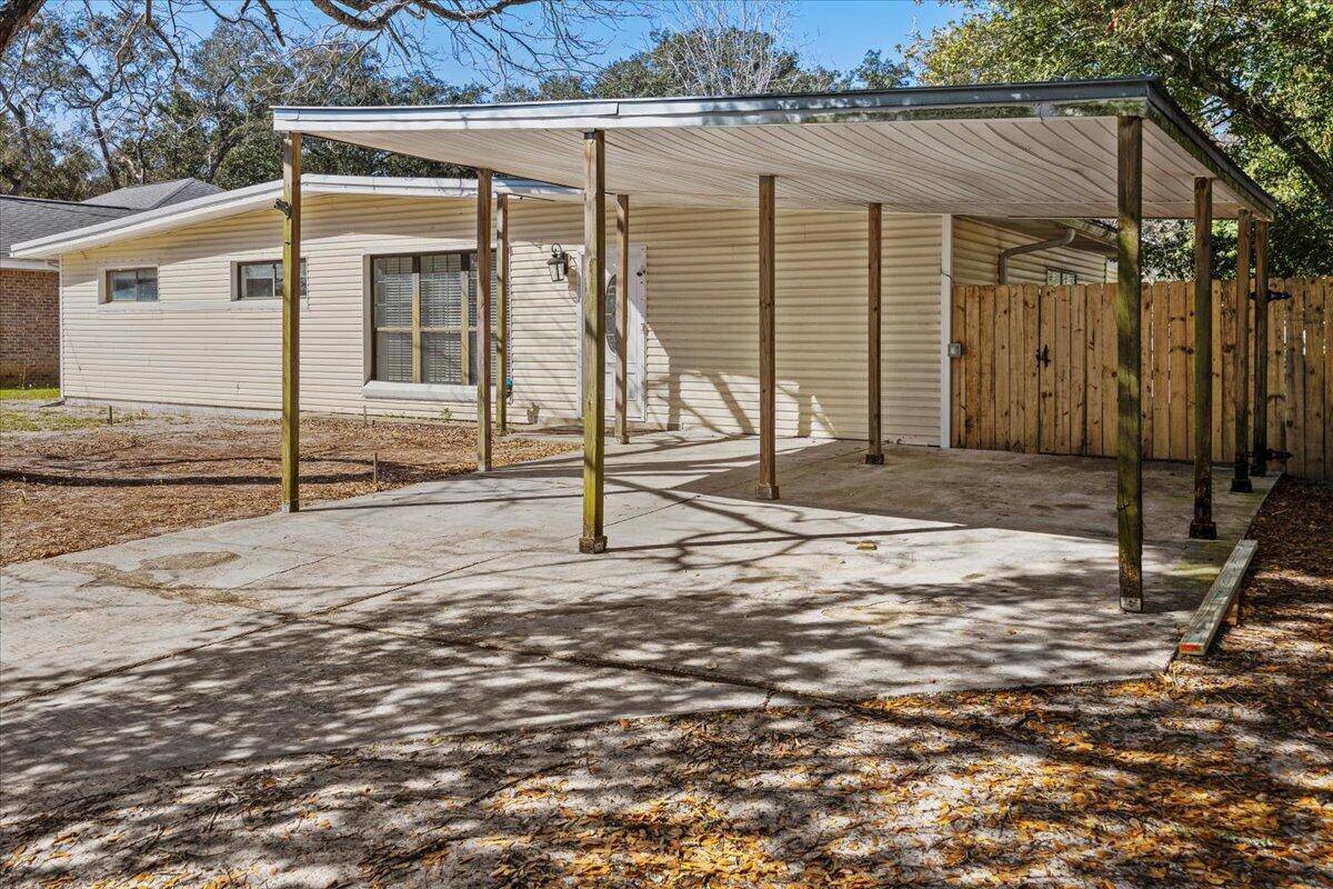 208 Forest Drive, Fort Walton Beach, FL 32547