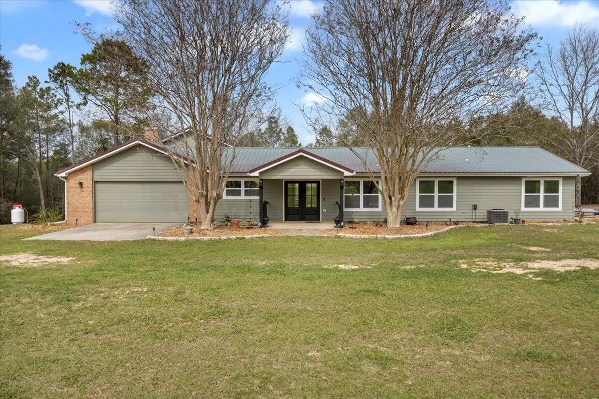 Crestview, FL 32539,200 Hickory Tree Lane